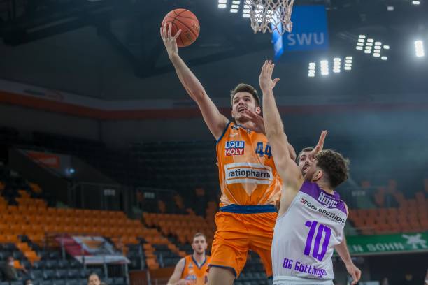 记者和部分 记者和部分