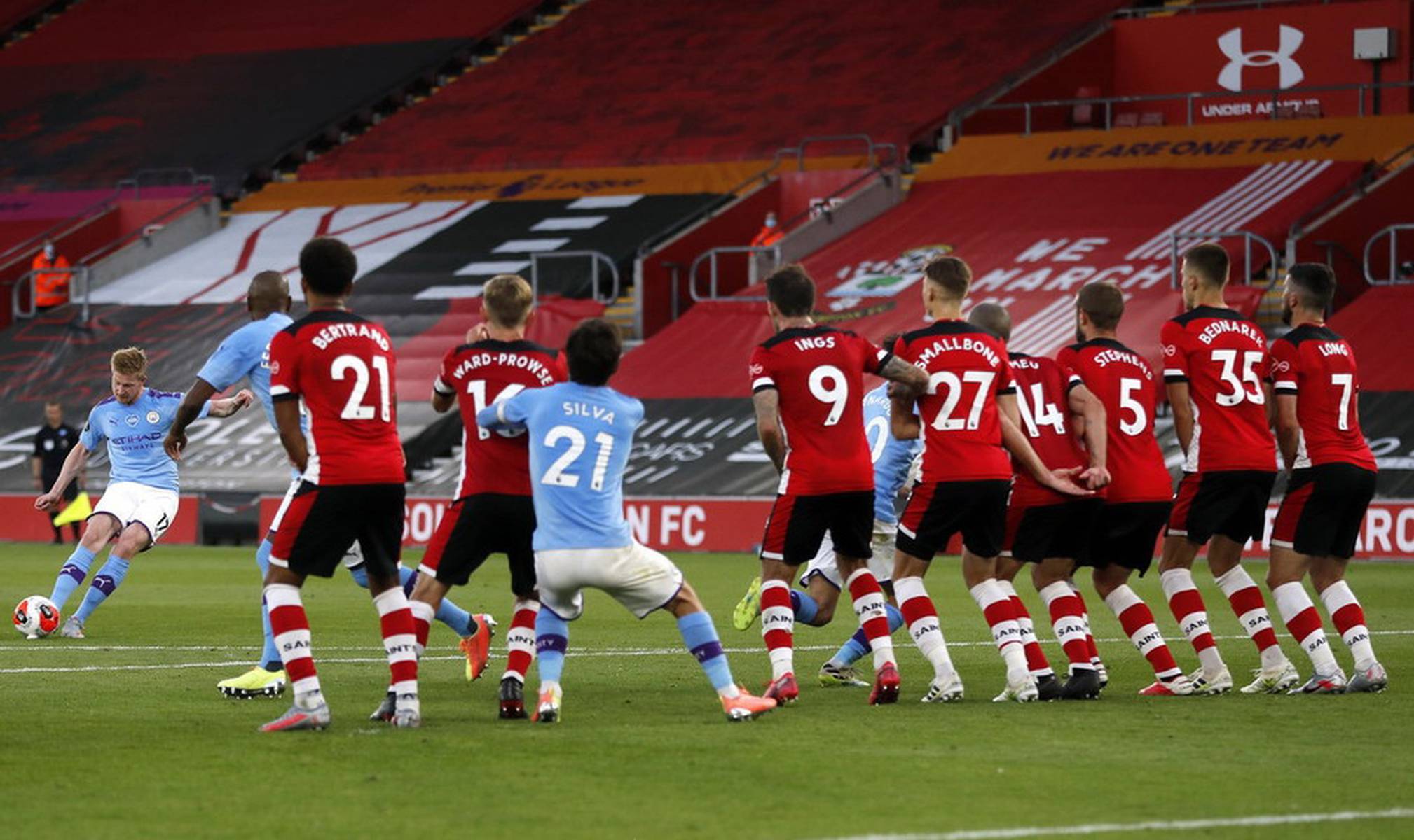 使他既能在 使他既能在